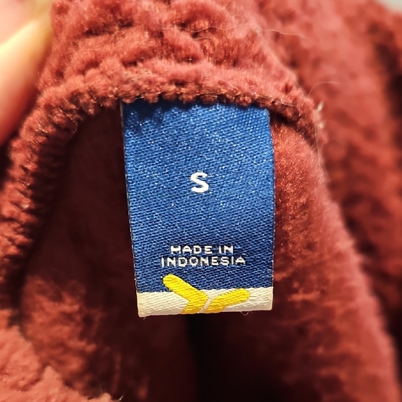 Cozy Burgundy Fleece Pullover - Picture 3 of 3